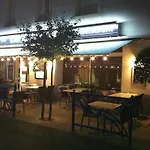 Restaurant Le Central בלרוק-לה-באינס